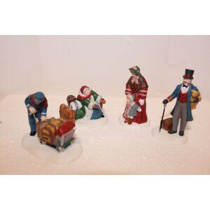 Dept 56 Dickens Village - Meeting the Family at the Railway Station